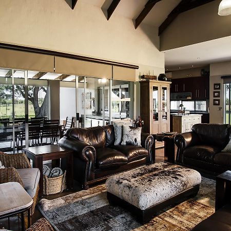 Buffalo Thorn Tree Lodge Swartruggens Εξωτερικό φωτογραφία