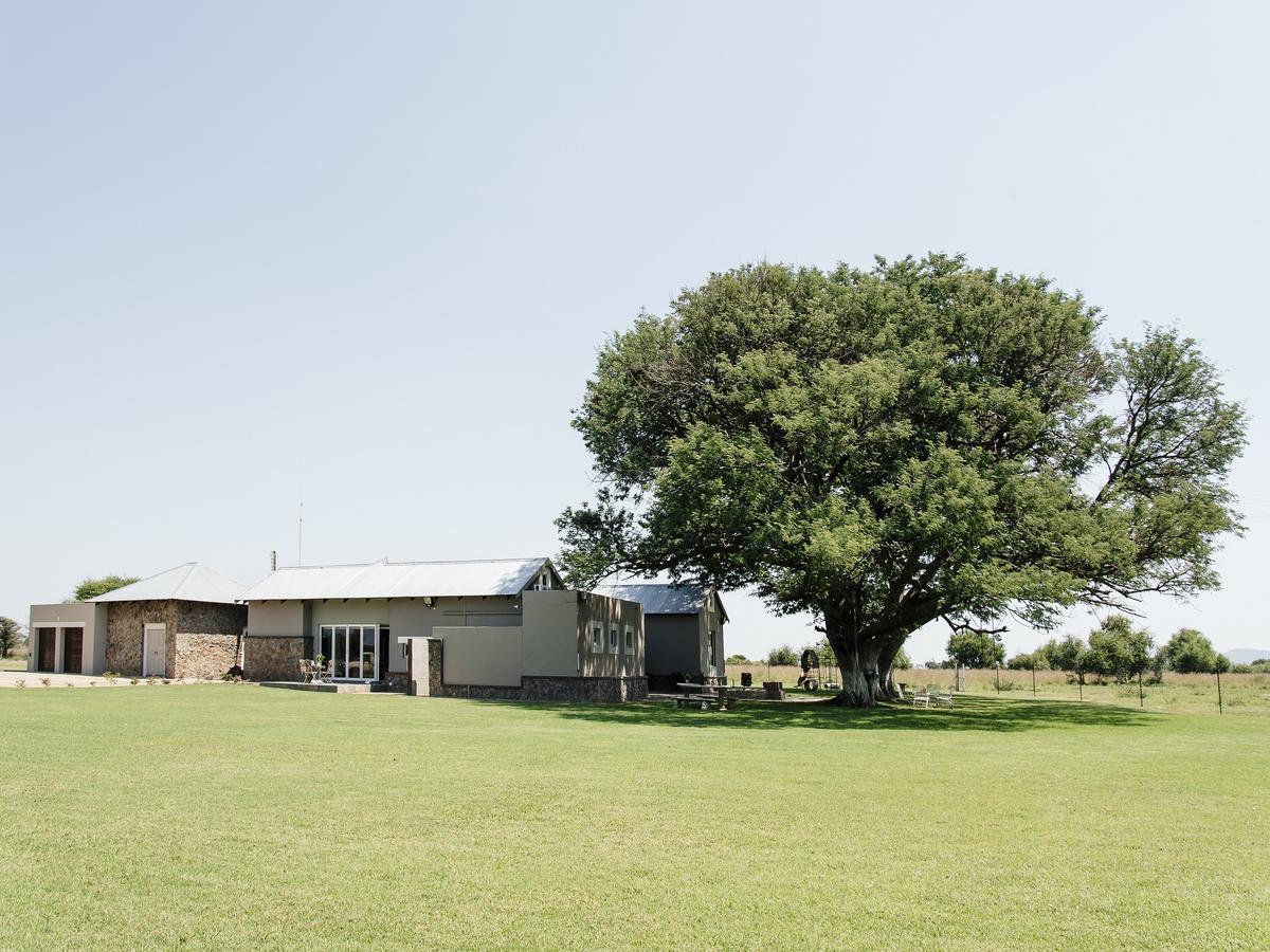 Buffalo Thorn Tree Lodge Swartruggens Εξωτερικό φωτογραφία